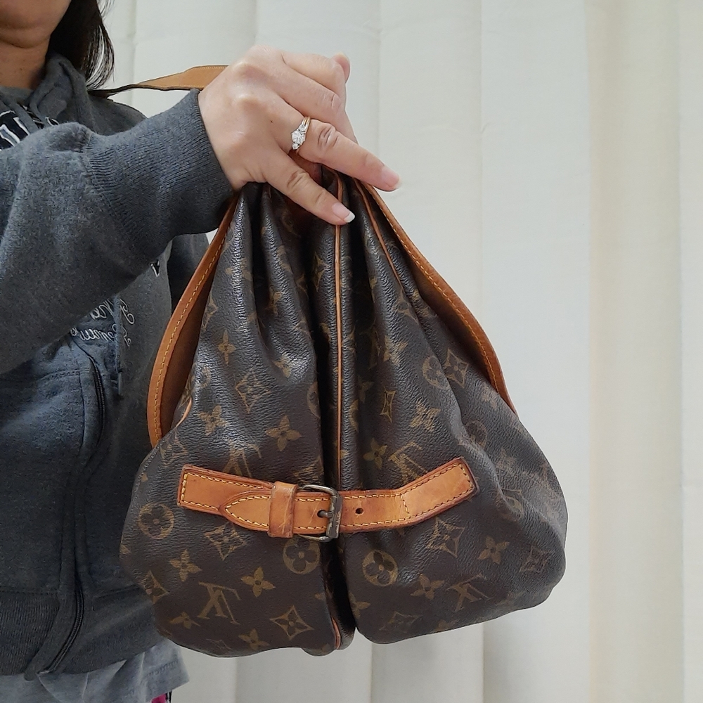 Authentic Louis Vuitton SAUMUR 35 monogram canvas Crossbody shoul… - Picture 14 of 16